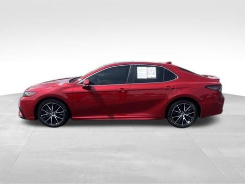 Used 2024 Toyota Camry SE FWD image 2
