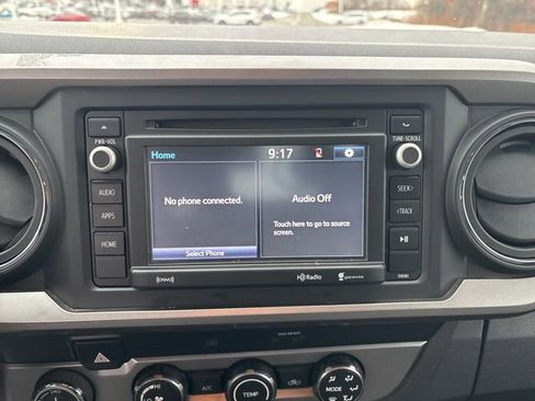 Certified 2019 Toyota Tacoma SR5 image 28