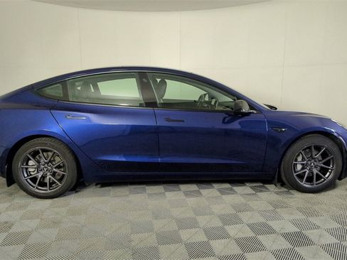 Used 2021 Tesla Model 3 Standard Range Plus image 4