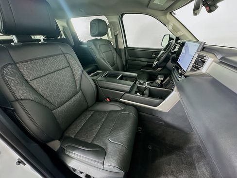 Used 2024 Toyota Tundra Limited w/ Power Package AWD/4WD image 31