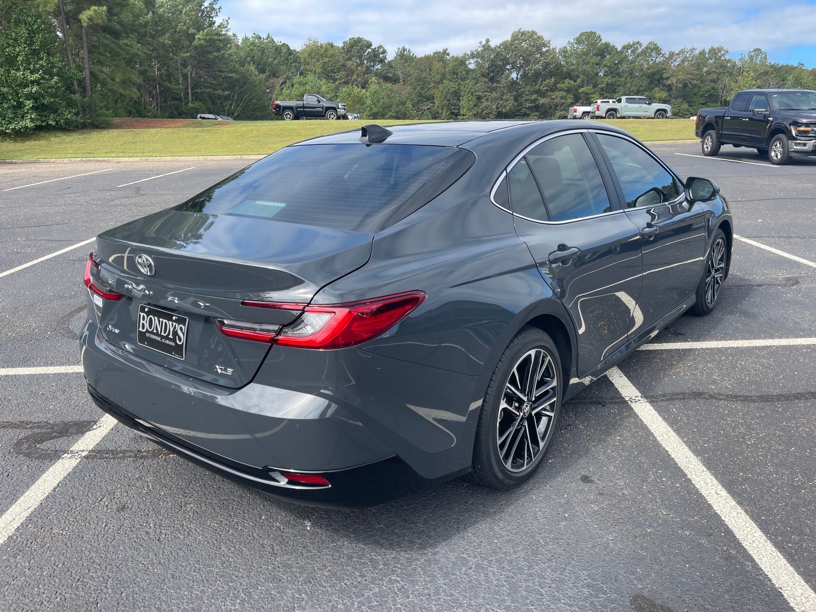 Used 2026 Toyota Camry XLE w/ Premium Plus Package FWD image 17