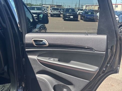 Used 2016 Jeep Grand Cherokee Limited 75th Anniversary AWD/4WD image 30