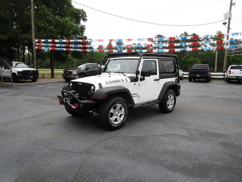 Used 2012 Jeep Wrangler Sport w/ Connectivity Group AWD/4WD image 3