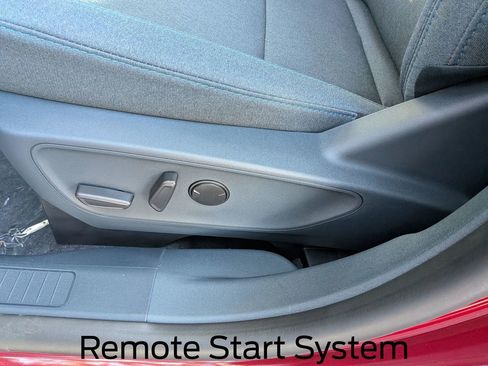 New 2025 Ford Maverick XLT w/ XLT Luxury Package image 16