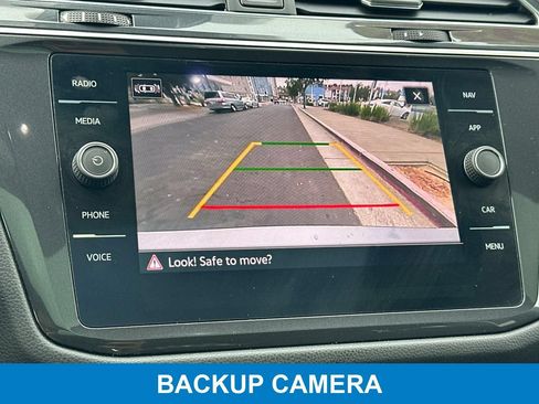 Used 2021 Volkswagen Tiguan SEL w/ 3rd Row Seat Package AWD/4WD image 24
