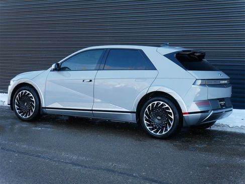 Used 2024 Hyundai Ioniq 5 Limited image 3