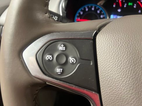 Used 2018 Chevrolet Traverse LT FWD image 16