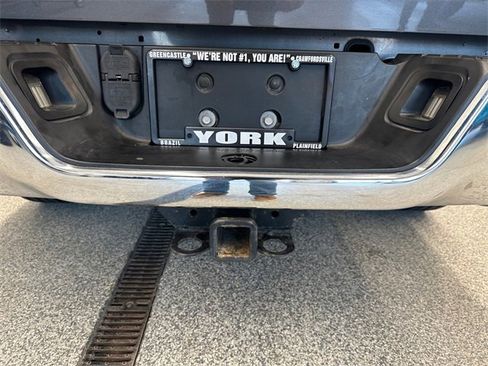 Used 2019 RAM 1500 Classic SLT w/ Luxury Group image 16