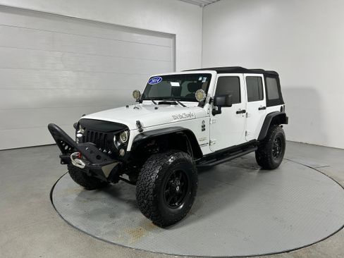 Used 2014 Jeep Wrangler Unlimited Sahara image 19