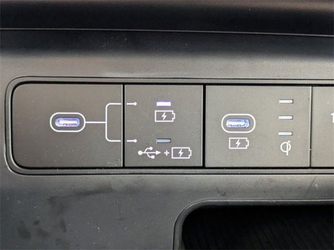 Certified 2025 Hyundai Santa Cruz Limited image 22