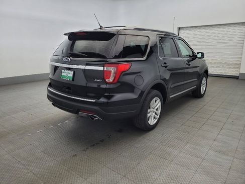 Used 2018 Ford Explorer XLT w/ Equipment Group 202A image 9
