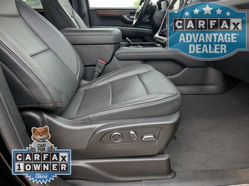 Used 2025 GMC Yukon Denali RWD image 25