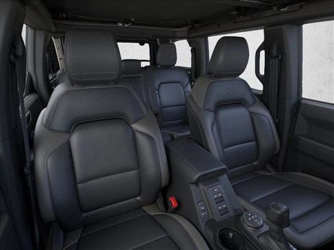 New 2025 Ford Bronco Outer Banks w/ Sasquatch Package image 10