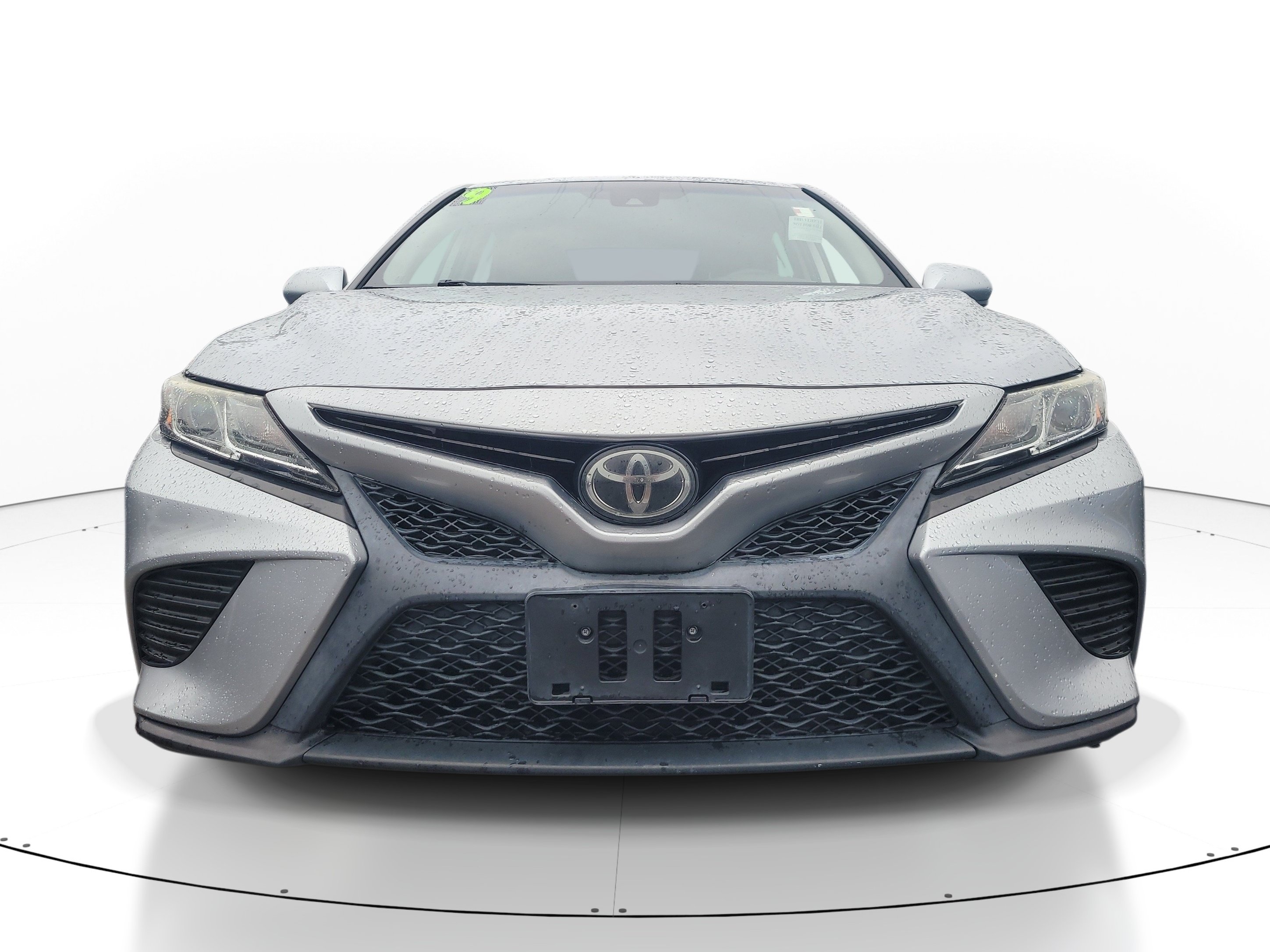 Used 2019 Toyota Camry SE FWD image 2
