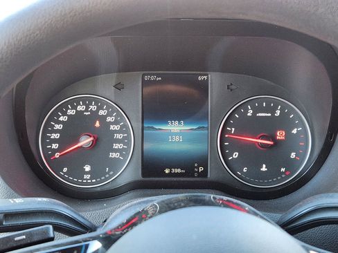 Used 2025 Mercedes-Benz Sprinter 2500 image 18