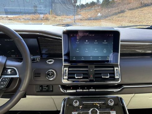 Certified 2021 Lincoln Navigator L Black Label w/ Cargo Convenience Package image 12