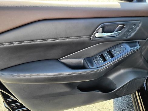 Certified 2023 Nissan Rogue SL image 9