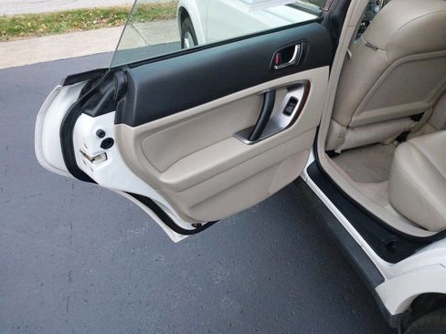 Used 2007 Subaru Outback 2.5i Limited image 17