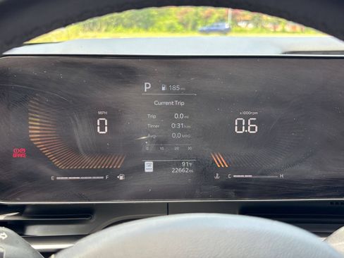 Used 2026 Kia Carnival FWD image 35