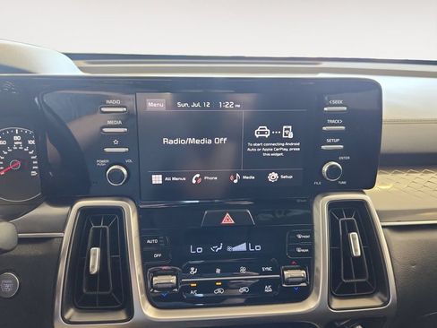 Used 2023 Kia Sorento AWD image 14
