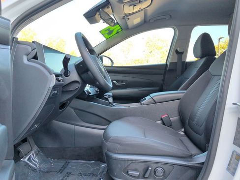 Certified 2025 Hyundai Tucson SEL AWD/4WD image 9