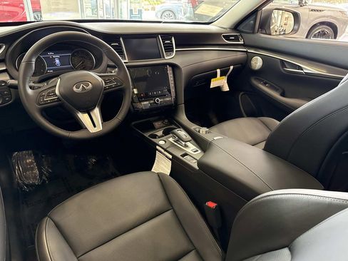 New 2025 INFINITI QX50 Luxe w/ Accent Package image 2