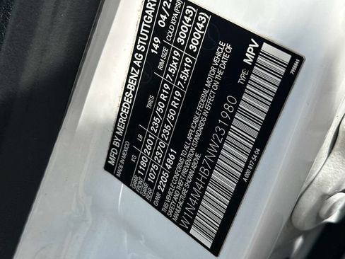 Used 2022 Mercedes-Benz GLB 250 4MATIC image 17
