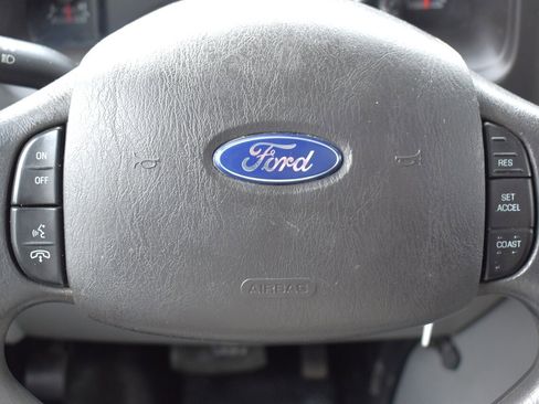 Used 2017 Ford E-350 and Econoline 350 Super Duty w/ Power Windows & Locks Group image 14
