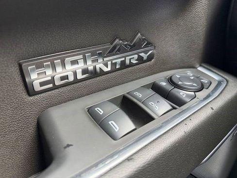 Certified 2024 Chevrolet Silverado 1500 High Country w/ Technology Package image 7