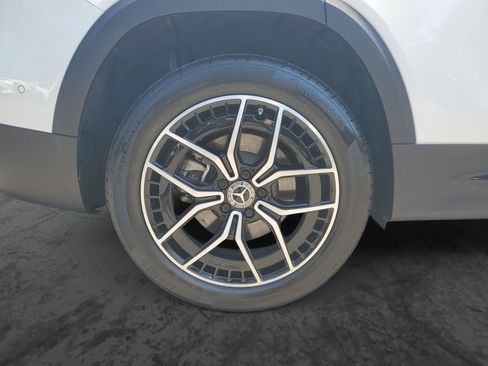 Used 2023 Mercedes-Benz EQB 300 4MATIC image 5