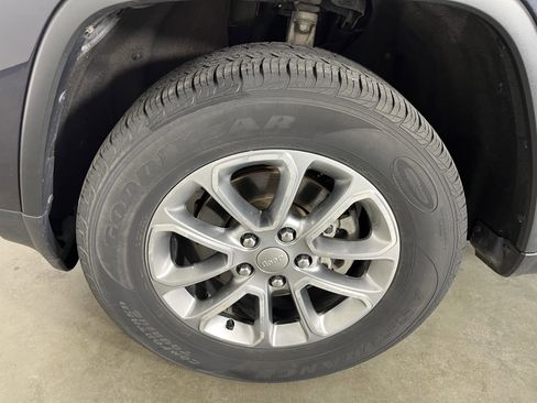 Used 2016 Jeep Grand Cherokee Limited w/ Luxury Group II AWD/4WD image 24