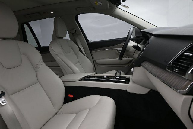 Used 2024 Volvo XC90 B6 Plus w/ Protection Package Premier AWD/4WD image 33