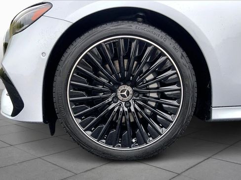 Used 2024 Mercedes-Benz E 350 4MATIC Sedan image 9
