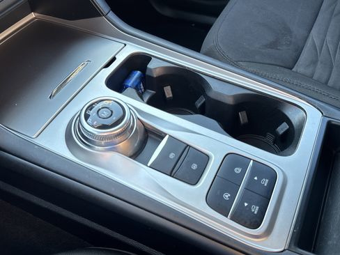 Used 2020 Ford Explorer XLT image 22