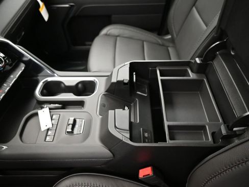 New 2026 GMC Sierra 3500 Denali w/ Denali Reserve Package image 16