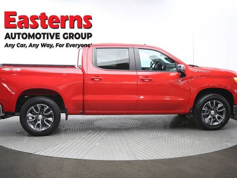 Used 2023 Chevrolet Silverado 1500 LT AWD/4WD image 46