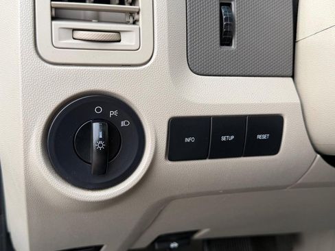 Used 2012 Ford Escape XLS image 32