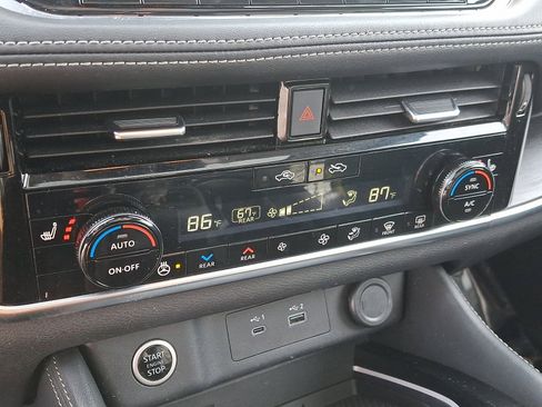 Certified 2023 Nissan Rogue Platinum w/ Platinum Premium Package image 16