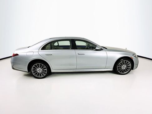 New 2026 Mercedes-Benz S 580e 4MATIC Sedan image 9