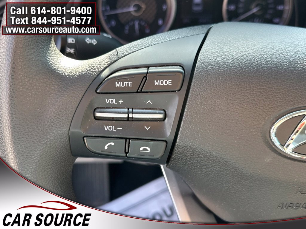 Used 2020 Hyundai Elantra SE FWD image 21