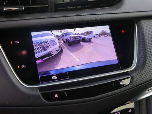 Used 2025 Cadillac XT5 Luxury image 17