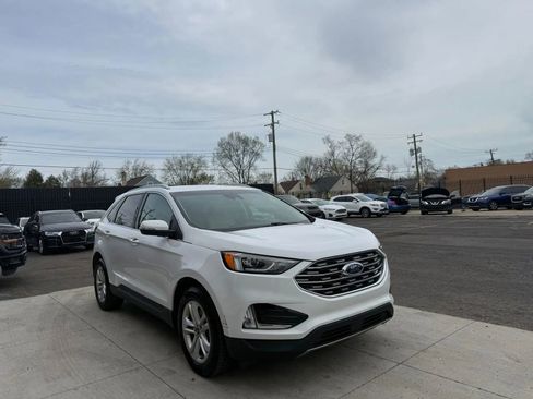 Used 2019 Ford Edge SEL w/ Equipment Group 201A image 3