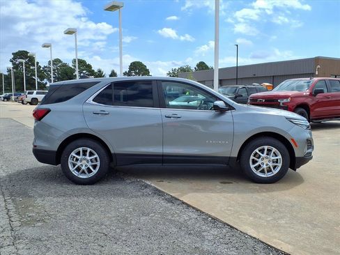 Used 2024 Chevrolet Equinox LT image 18