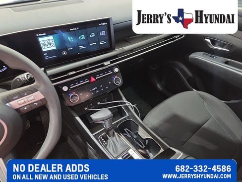 Used 2026 Hyundai Tucson SEL FWD image 13