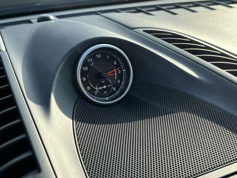 Used 2016 Porsche Cayenne image 24