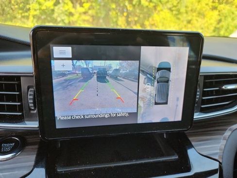 Used 2022 Ford Explorer Limited w/ Equipment Group 301A image 17