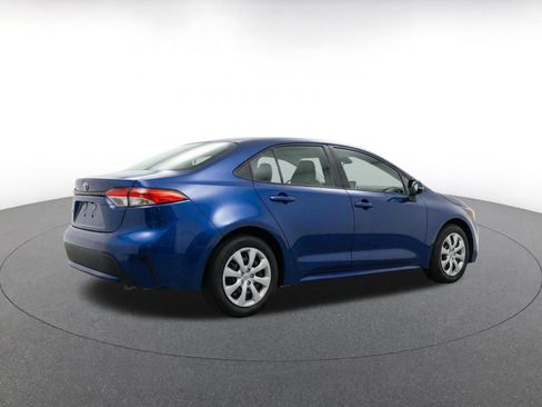 Used 2025 Toyota Corolla LE FWD image 9