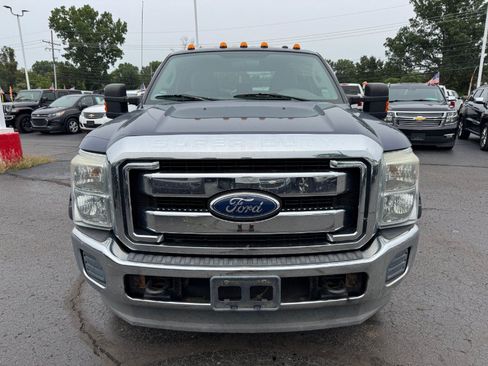 Used 2011 Ford F250 XLT w/ Advanced Security Group AWD/4WD image 8