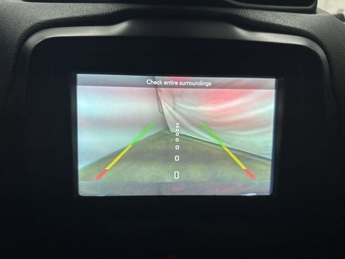 Used 2021 Jeep Renegade Sport image 16