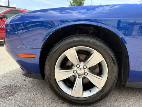 Used 2021 Dodge Challenger SXT RWD image 27